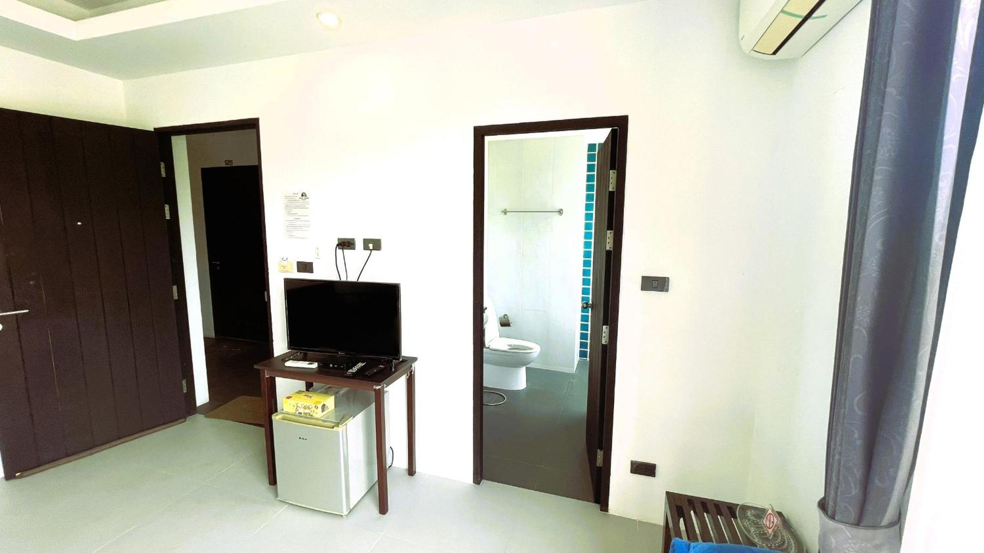 Rockstar Beach Apartments Банг-Рак Экстерьер фото
